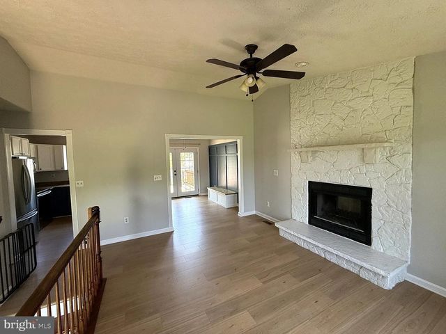 11512 WOODLAND VIEW DR, Fredericksburg, VA 22407