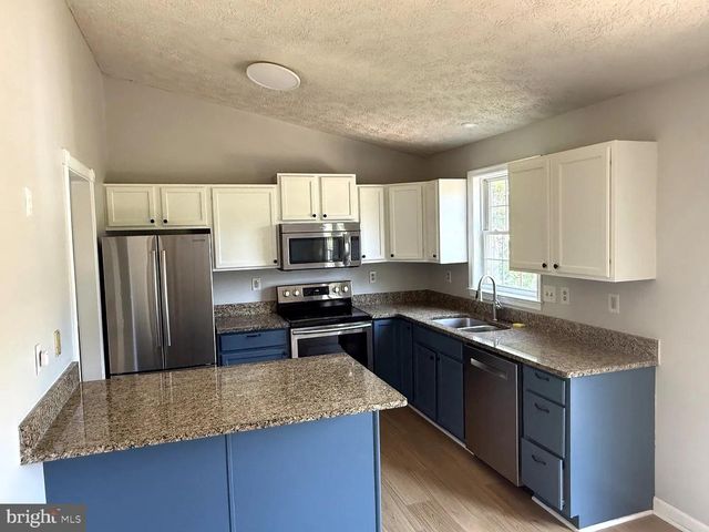 11512 WOODLAND VIEW DR, Fredericksburg, VA 22407