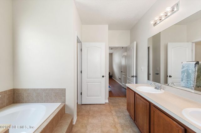 712 RED CEDAR Court, Orange Park, FL 32073