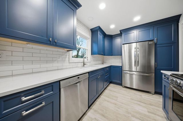 1875 W 1st Avenue, Columbus, OH 43212