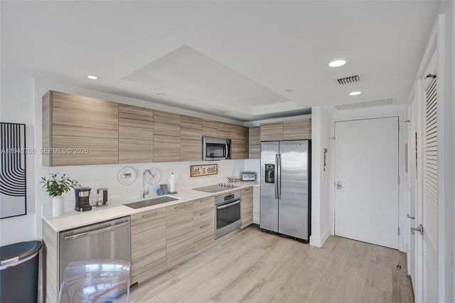 121 NE 34th St 910, Miami, FL 33137