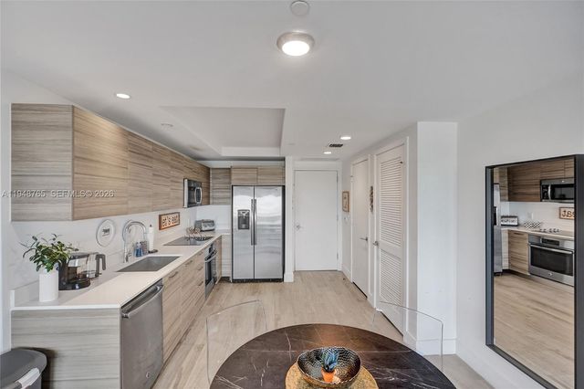 121 NE 34th St 910, Miami, FL 33137