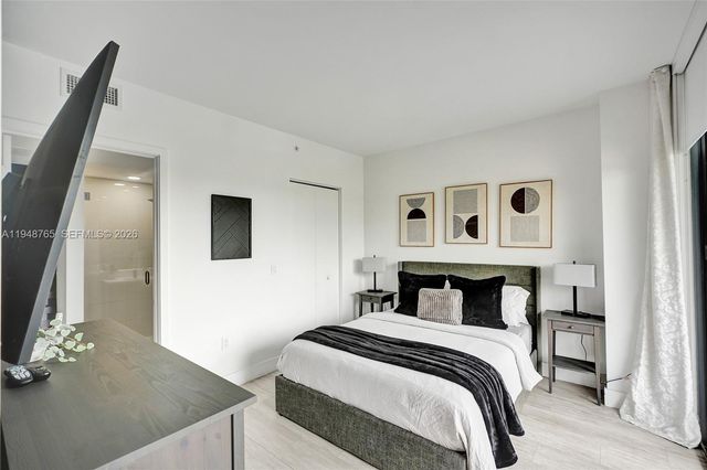 121 NE 34th St 910, Miami, FL 33137