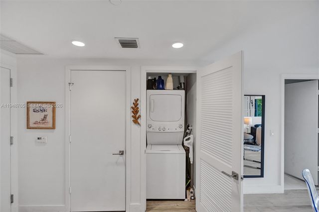 121 NE 34th St 910, Miami, FL 33137