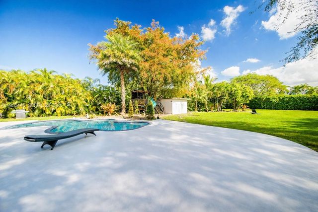 241 SW 129th Ave, Miami, FL 33184