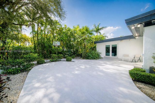 241 SW 129th Ave, Miami, FL 33184