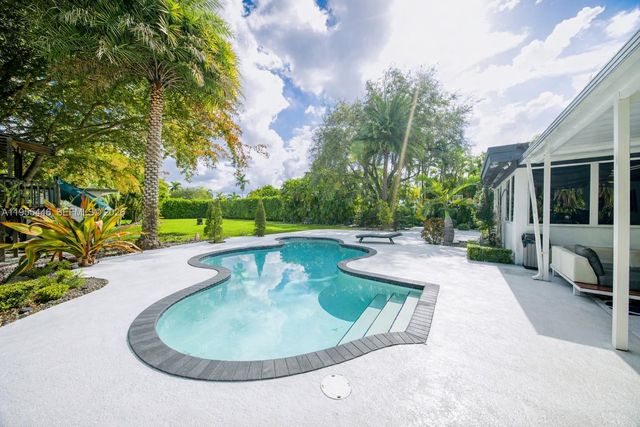 241 SW 129th Ave, Miami, FL 33184