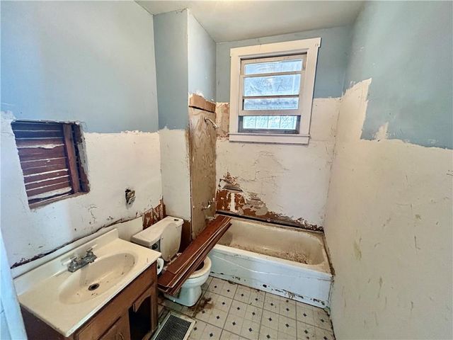 1821 S Sterling Avenue, Independence, MO 64052