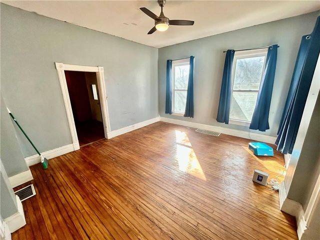 1821 S Sterling Avenue, Independence, MO 64052