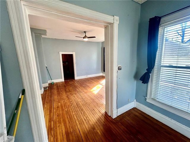 1821 S Sterling Avenue, Independence, MO 64052