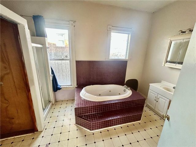 1821 S Sterling Avenue, Independence, MO 64052