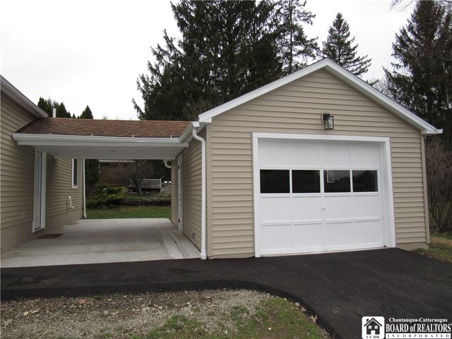 16 Columbia Avenue, Ellicott, NY 14701