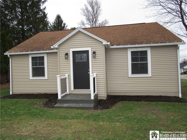 16 Columbia Avenue, Ellicott, NY 14701