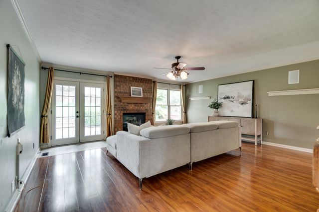 1010 Ash Cir, La Vergne, TN 37086