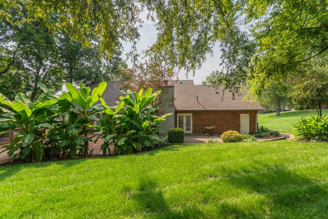 1010 Ash Cir, La Vergne, TN 37086