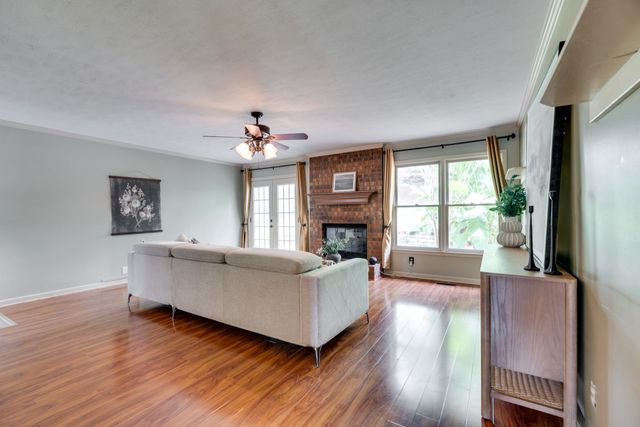 1010 Ash Cir, La Vergne, TN 37086