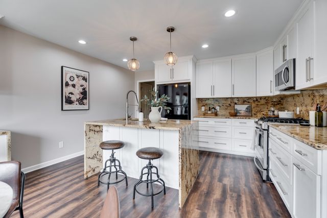1010 Ash Cir, La Vergne, TN 37086