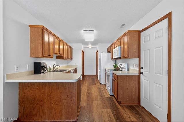 161 Beau Chemin Avenue, Louisville, OH 44641