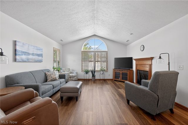 161 Beau Chemin Avenue, Louisville, OH 44641