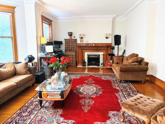 1210 N Astor Street 3B, Chicago, IL 60610