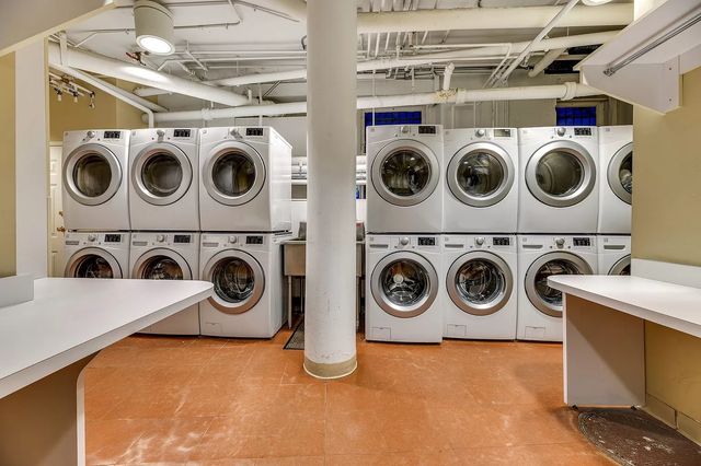 1210 N Astor Street 3B, Chicago, IL 60610