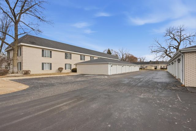 2288 Bordeaux Walk D2, Highland, IN 46322