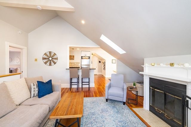 345 Ashmont St 3, Boston, MA 02124