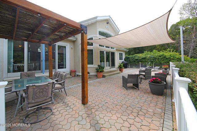 15 Gun Club Road, Tinton Falls, NJ 07712