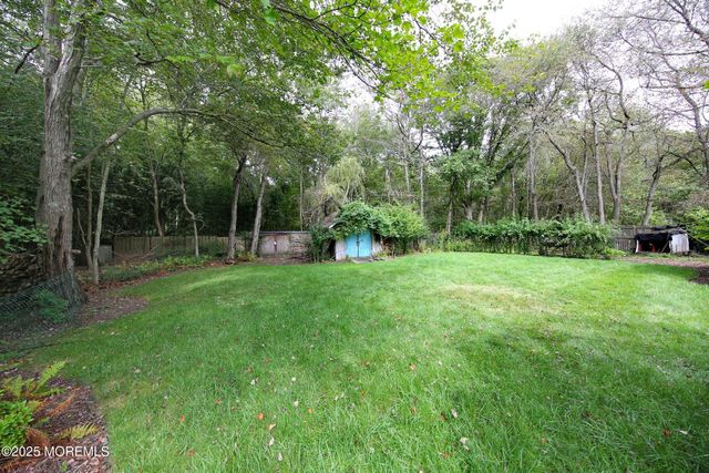 15 Gun Club Road, Tinton Falls, NJ 07712