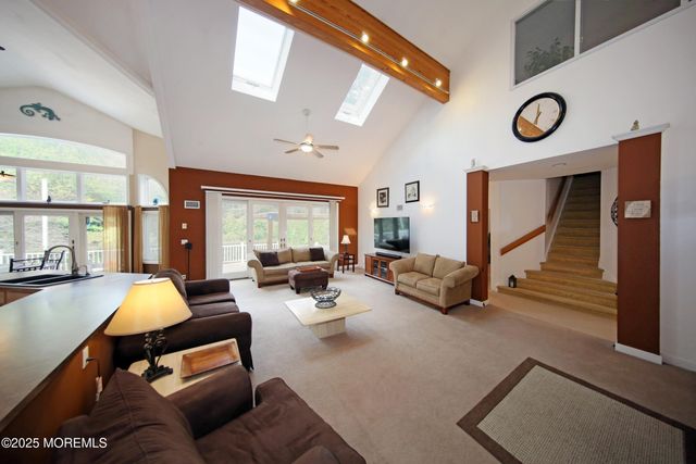 15 Gun Club Road, Tinton Falls, NJ 07712