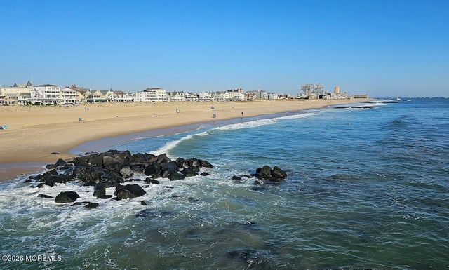 15 Gun Club Road, Tinton Falls, NJ 07712