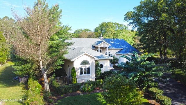 15 Gun Club Road, Tinton Falls, NJ 07712