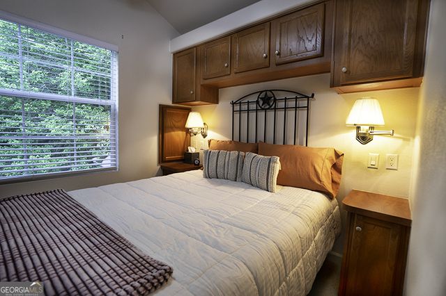 16 Bear Lovers Court, Cleveland, GA 30528