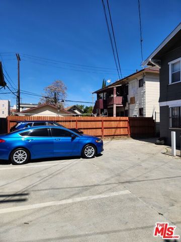 4207 S Flower Street, Los Angeles, CA 90037