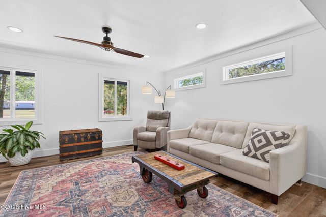 6928 Bayfield Lane NW, Ocean Isle Beach, NC 28469