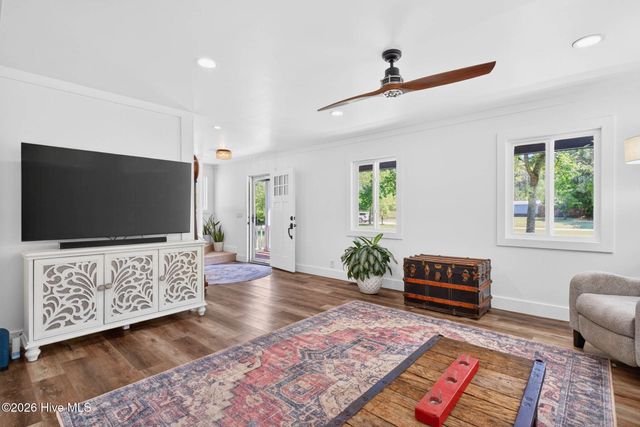 6928 Bayfield Lane NW, Ocean Isle Beach, NC 28469