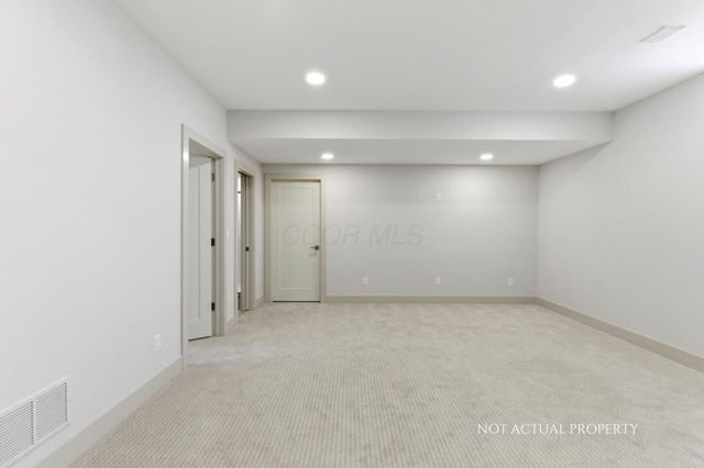 2022 Leopold Drive, Lewis Center, OH 43035
