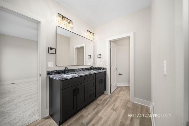 2022 Leopold Drive, Lewis Center, OH 43035