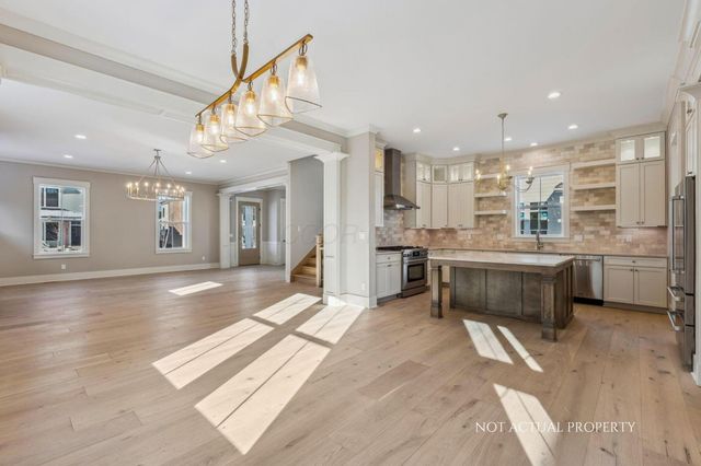 2022 Leopold Drive, Lewis Center, OH 43035