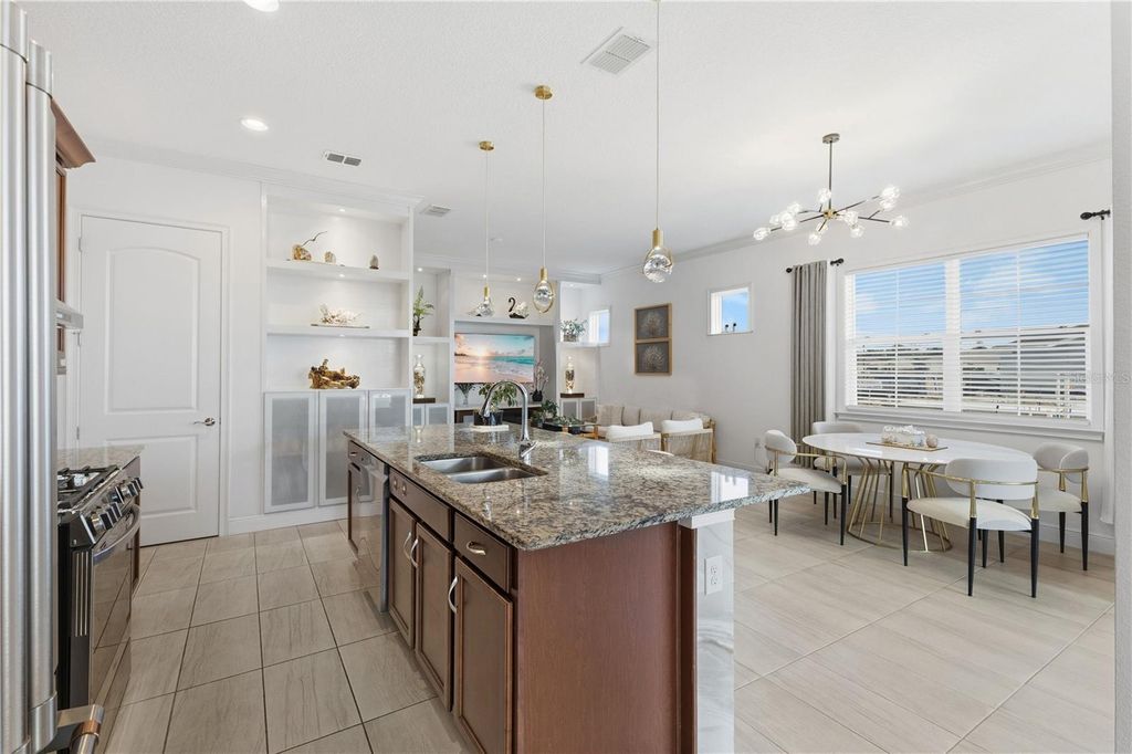 Image 8 of property listing at 5092 TWIN LAKES BOULEVARD, St Cloud, FL 34772