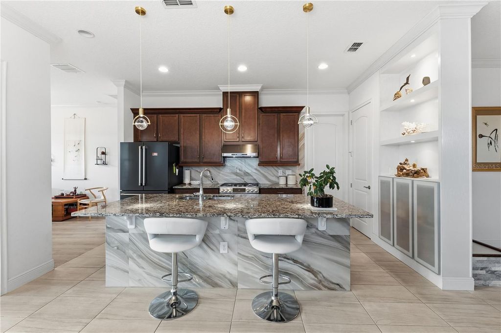 Image 9 of property listing at 5092 TWIN LAKES BOULEVARD, St Cloud, FL 34772