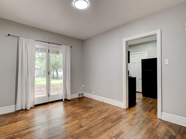 8735 S Sacramento Avenue, Evergreen Park, IL 60805