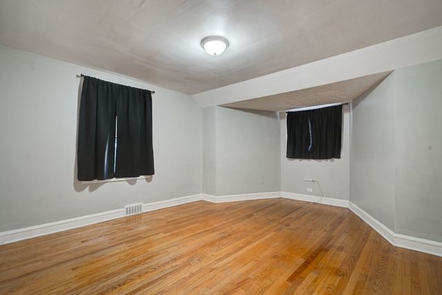 8735 S Sacramento Avenue, Evergreen Park, IL 60805