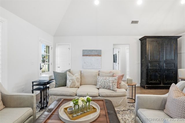 2518 E 17th Street, Tulsa, OK 74104