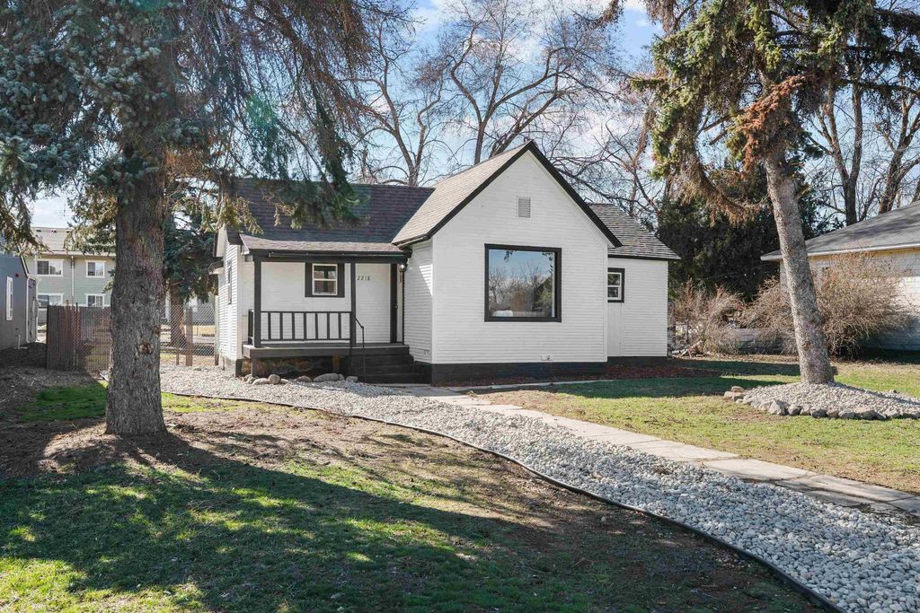 2218 E 4th Ave, Spokane, WA 99202