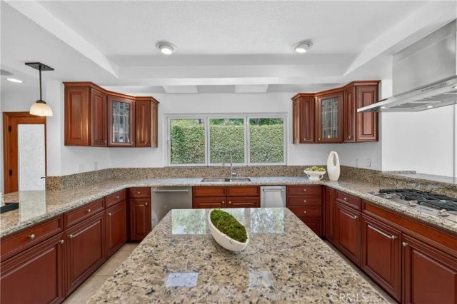 22882 Pocetas, Mission Viejo, CA 92692