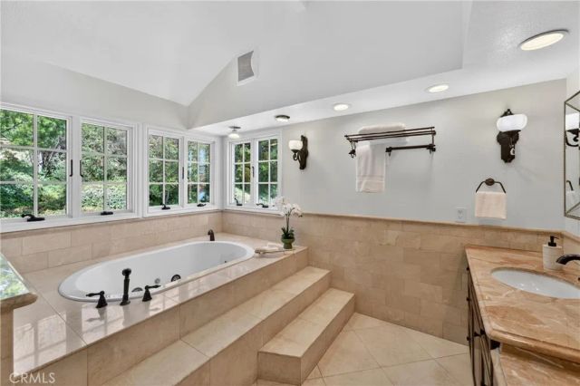 22882 Pocetas, Mission Viejo, CA 92692