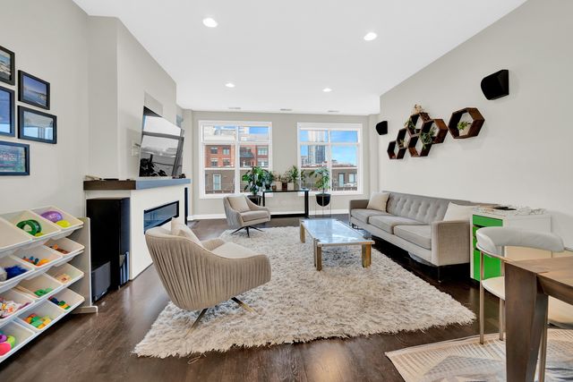 550 W Fulton Street 403, Chicago, IL 60661