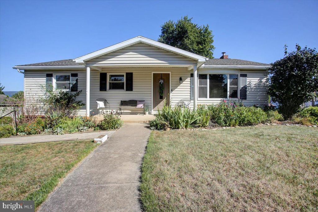 530 NOTTINGHAM DRIVE, Chambersburg, PA 17201