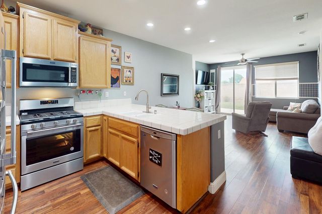 2123 August Way, Olivehurst, CA 95961